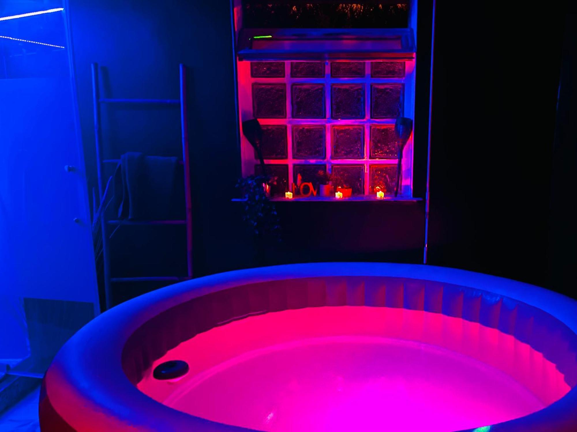 Suite Romantique Jacuzzi Gagny Eksteriør billede